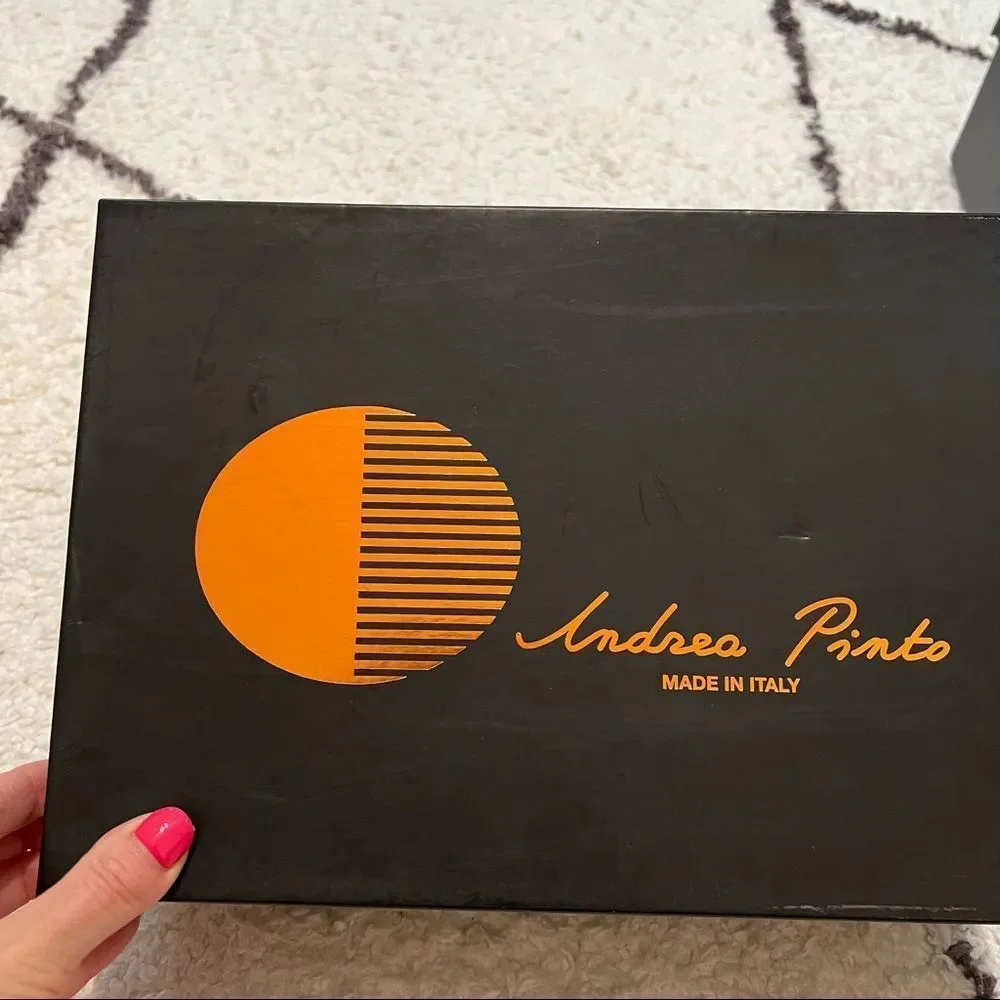 Andrea Pinto’s Moxie Mocha Suede kitten Heels 👠 - Picture 2 of 10